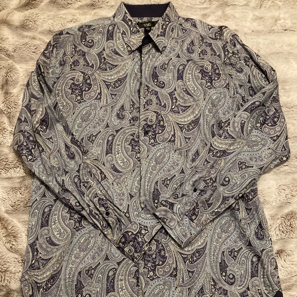 XMI Men’s Button Up Shirt Size L. Paisley Print.